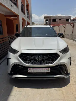 Toyota Highlander XSE AWD 2023 White