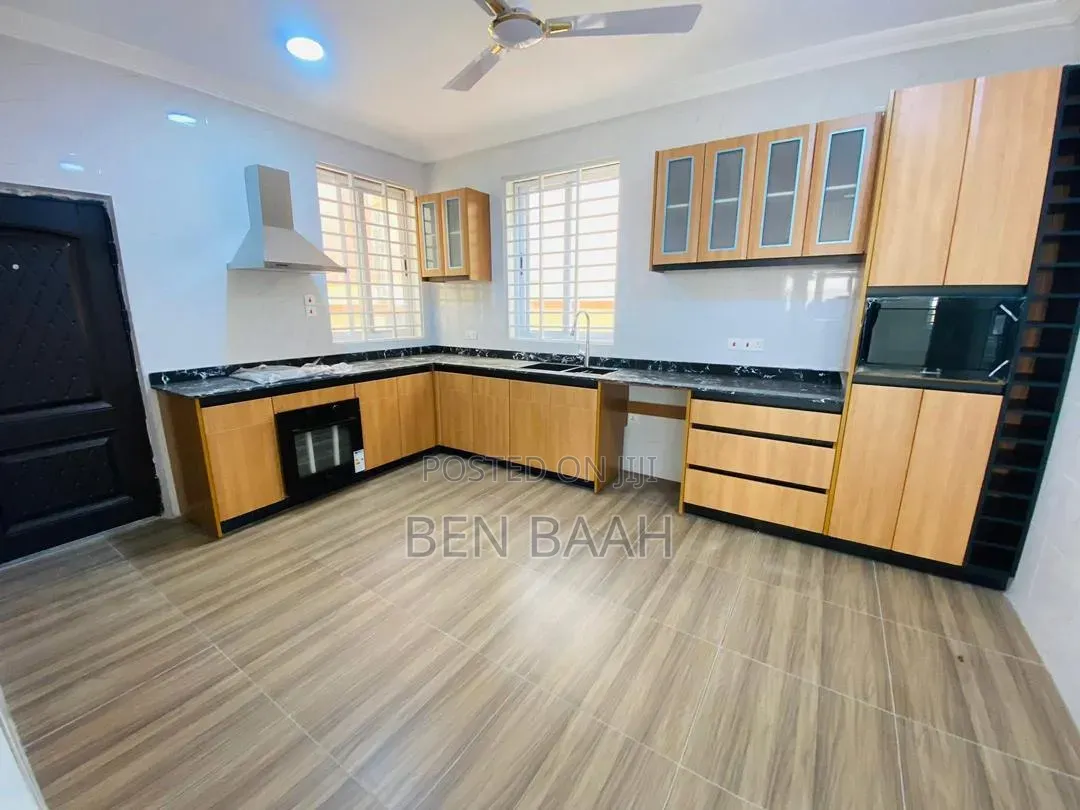 2bdrm Duplex in Ben Properties, The Mall for rent