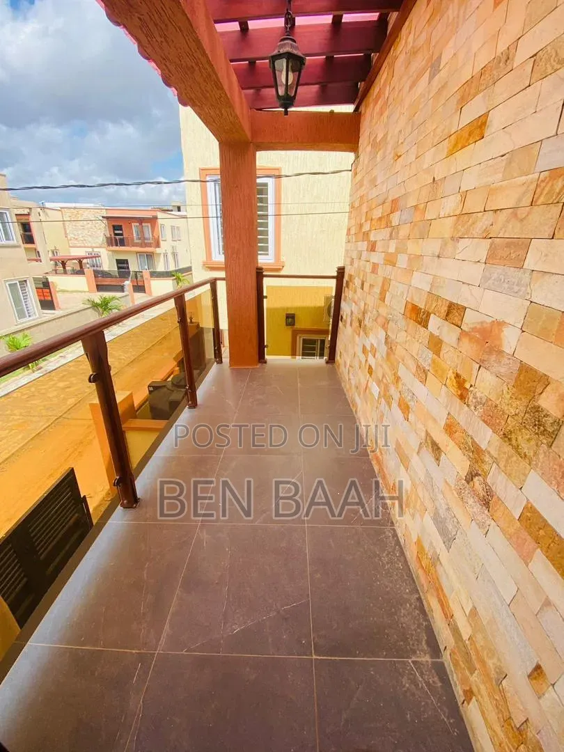 2bdrm Duplex in Ben Properties, The Mall for rent