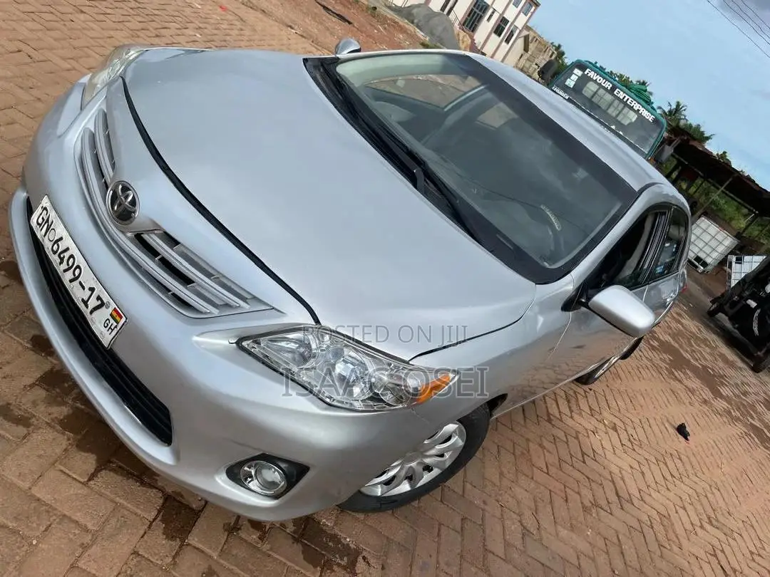 Toyota Corolla 2012 Silver