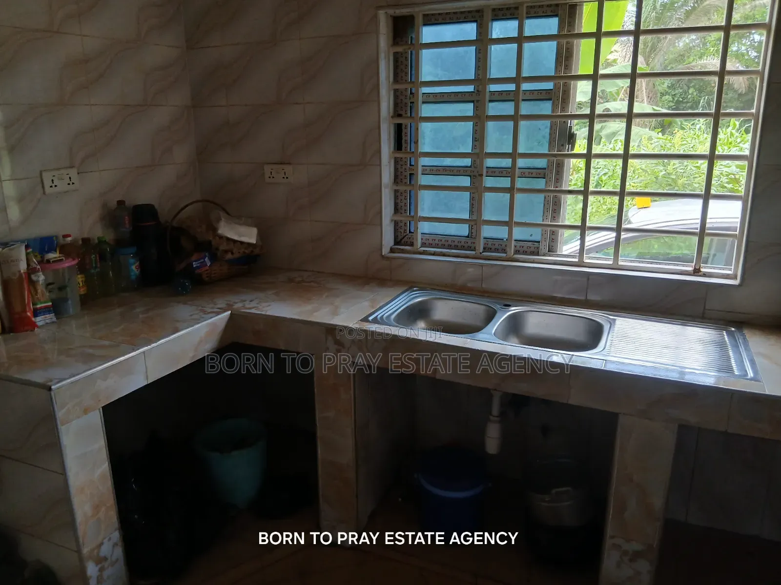 3bdrm Apartment in Born To Pray Estate, Ejisu-Juaben Municipal for sale