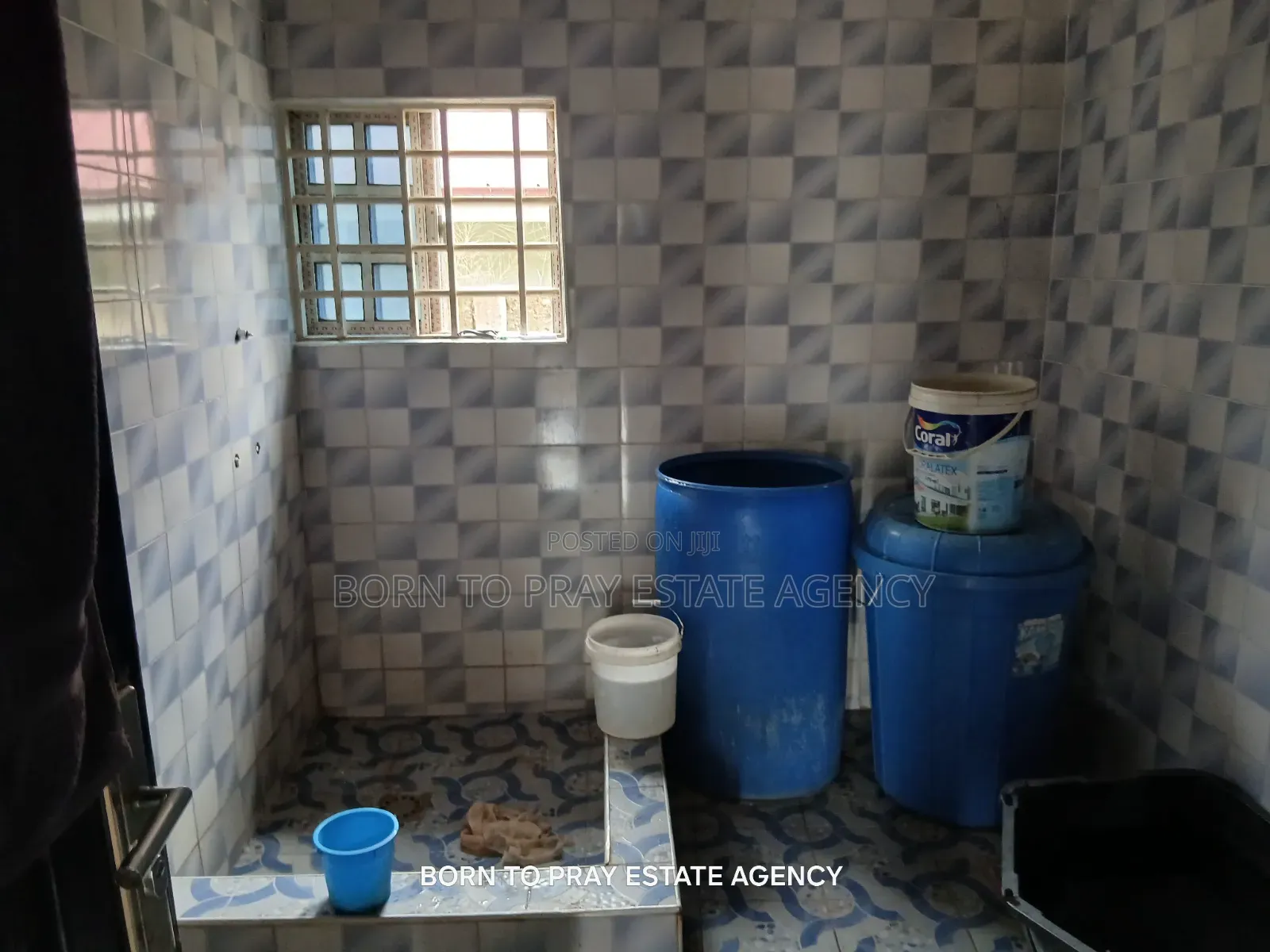 3bdrm Apartment in Born To Pray Estate, Ejisu-Juaben Municipal for sale