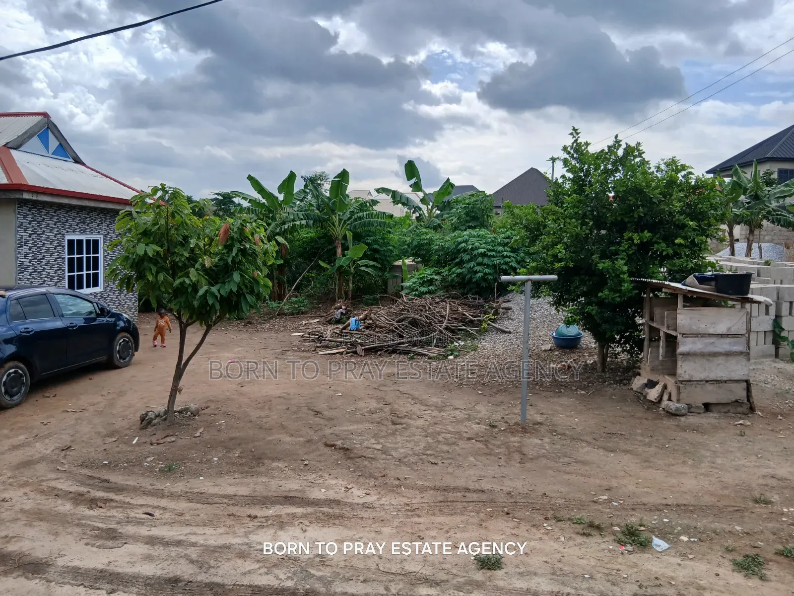 3bdrm Apartment in Born To Pray Estate, Ejisu-Juaben Municipal for sale