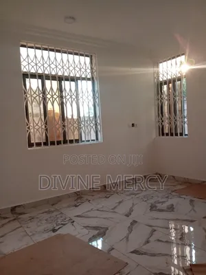 3bdrm Apartment in Tophill Kasoa, Awutu Senya East Municipal for rent