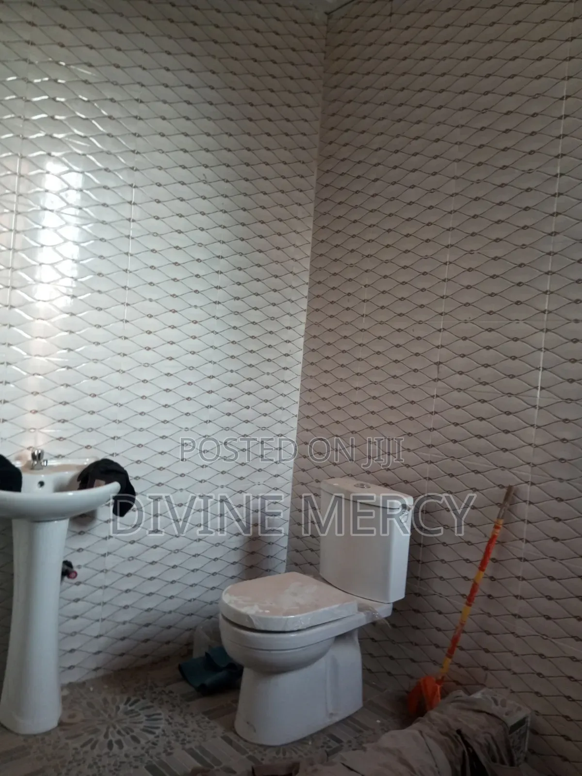 3bdrm Apartment in Tophill Kasoa, Awutu Senya East Municipal for rent