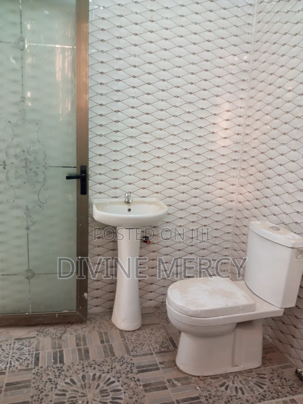 3bdrm Apartment in Tophill Kasoa, Awutu Senya East Municipal for rent