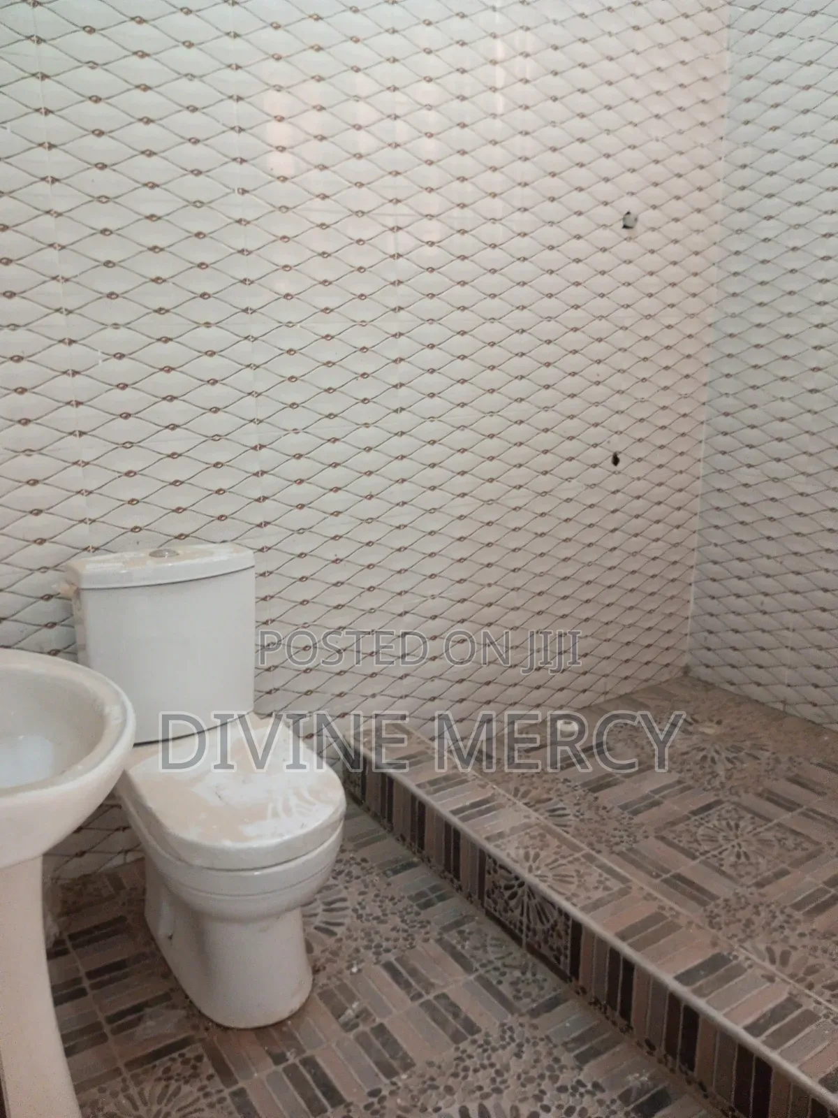 3bdrm Apartment in Tophill Kasoa, Awutu Senya East Municipal for rent
