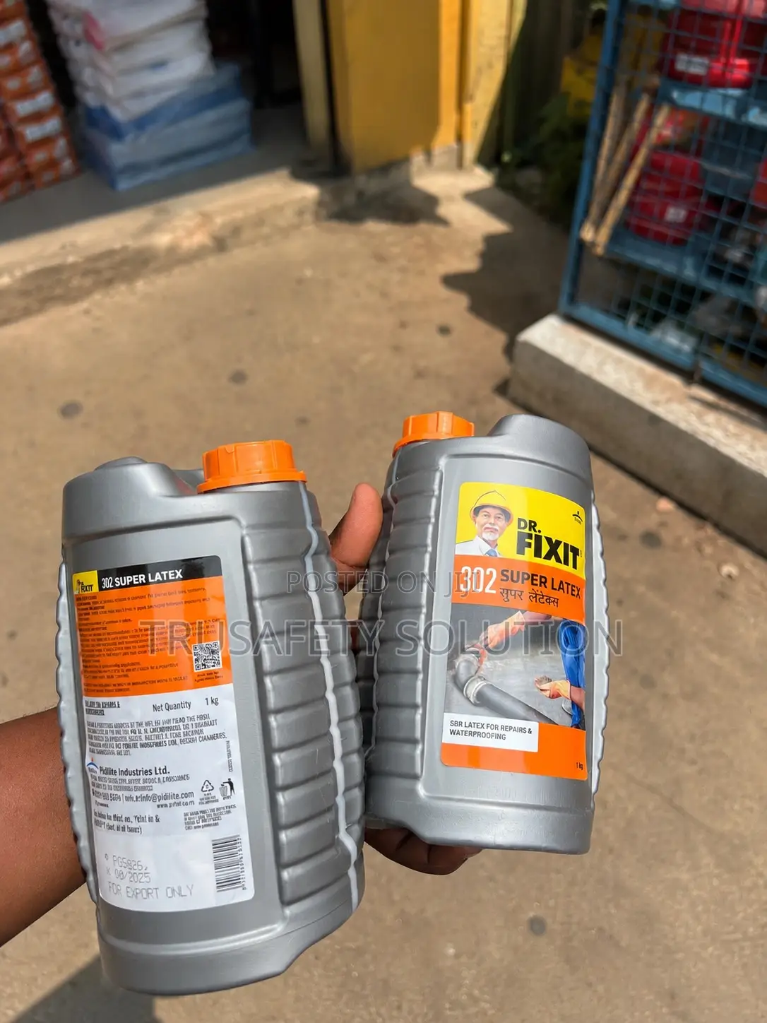 Dr Fixit Waterproof Liquid Cement (302)