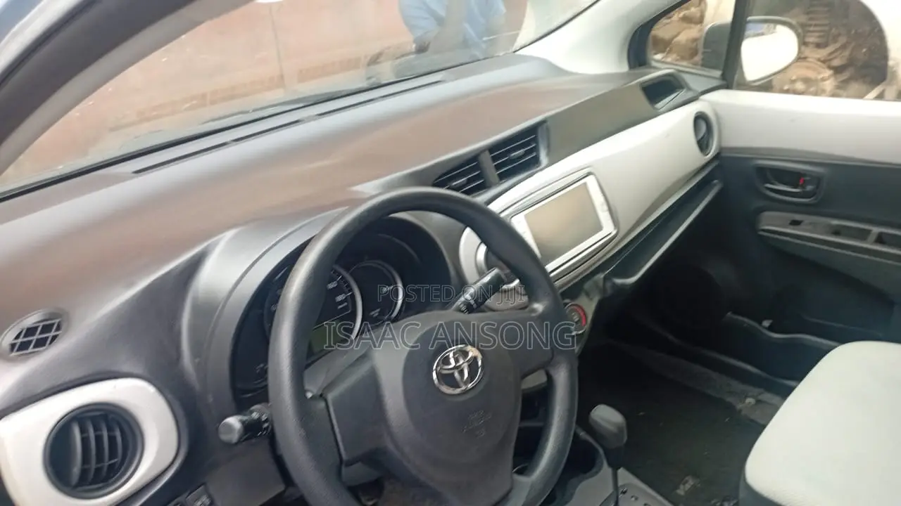 Toyota Vitz 2013 Blue