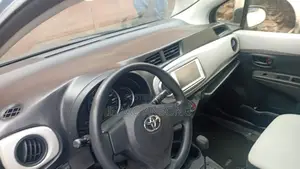 Toyota Vitz 2013 Blue