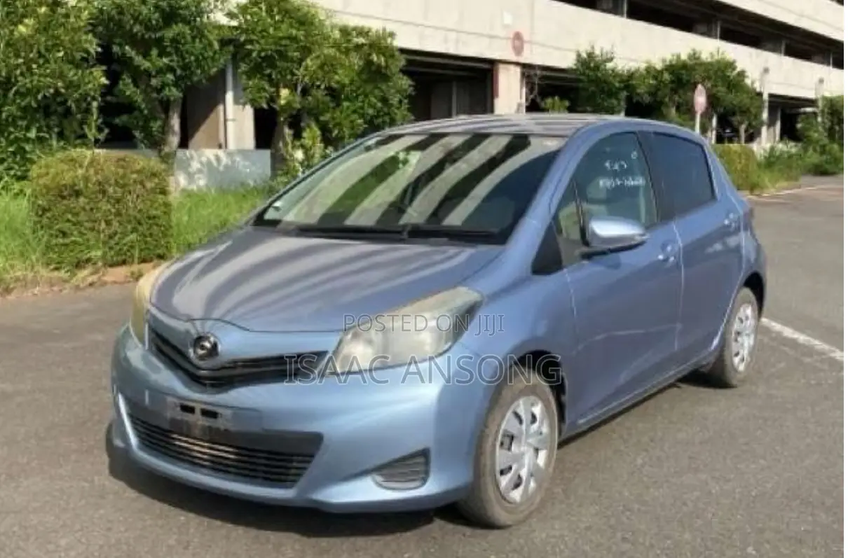 Toyota Vitz 2013 Blue