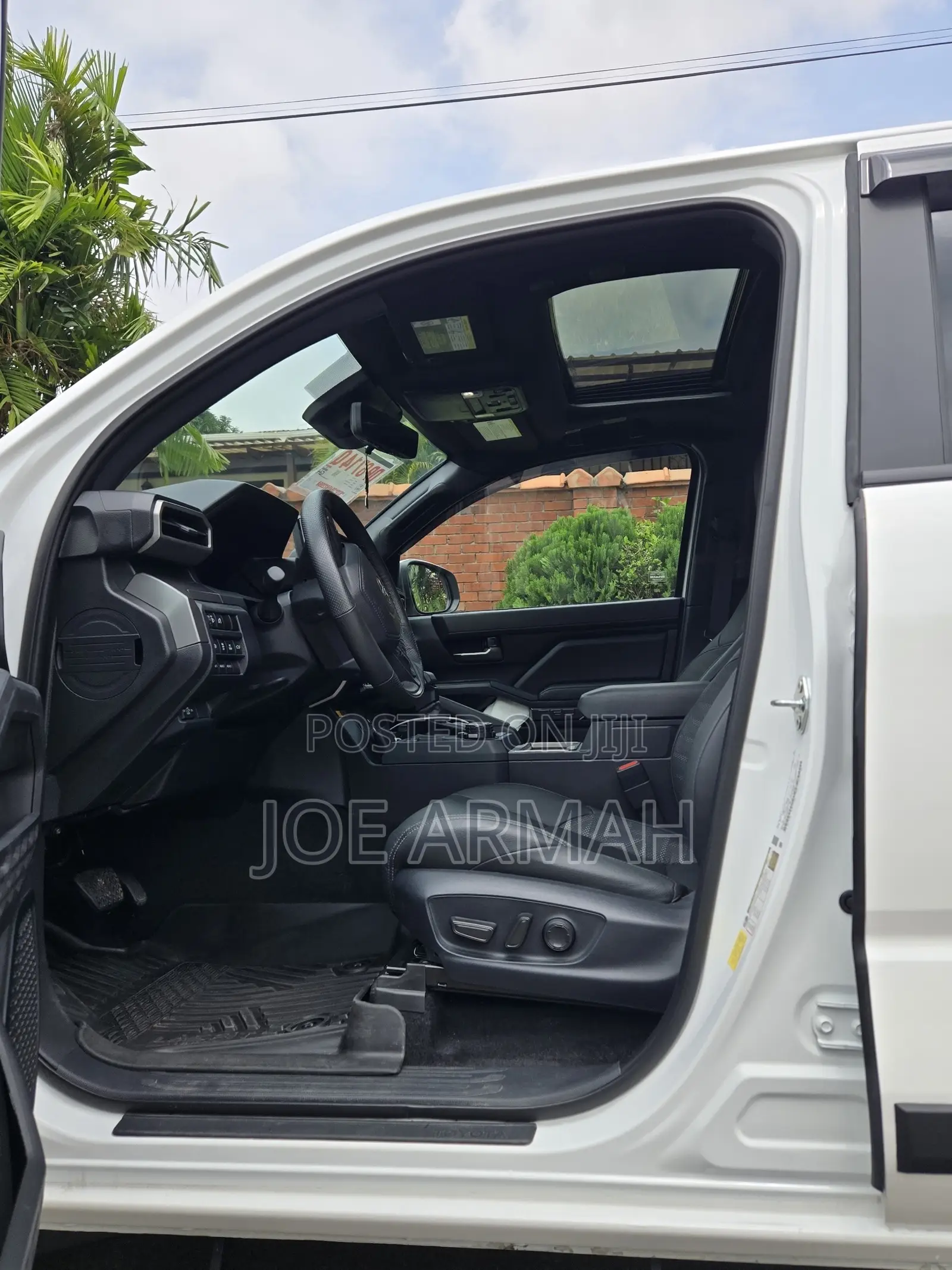 Toyota Tacoma 2024 White