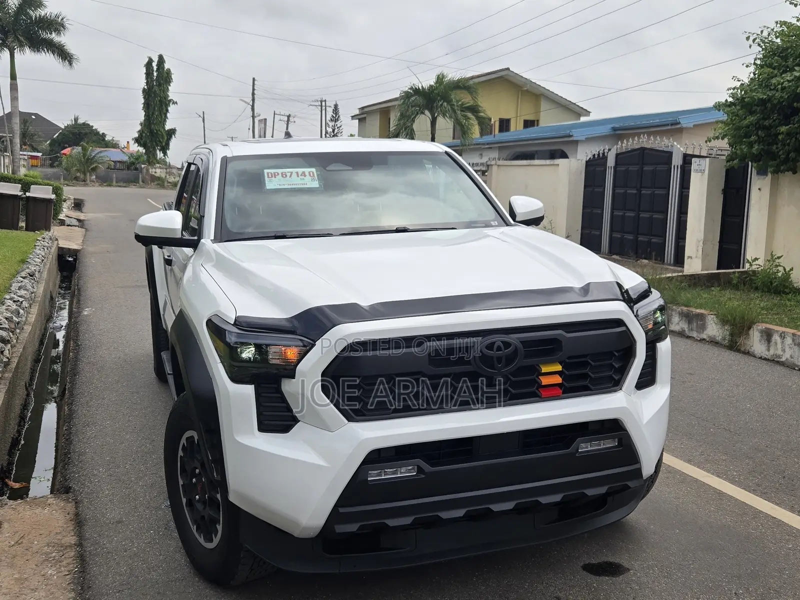 Toyota Tacoma 2024 White
