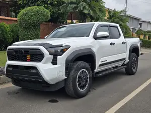 Toyota Tacoma 2024 White