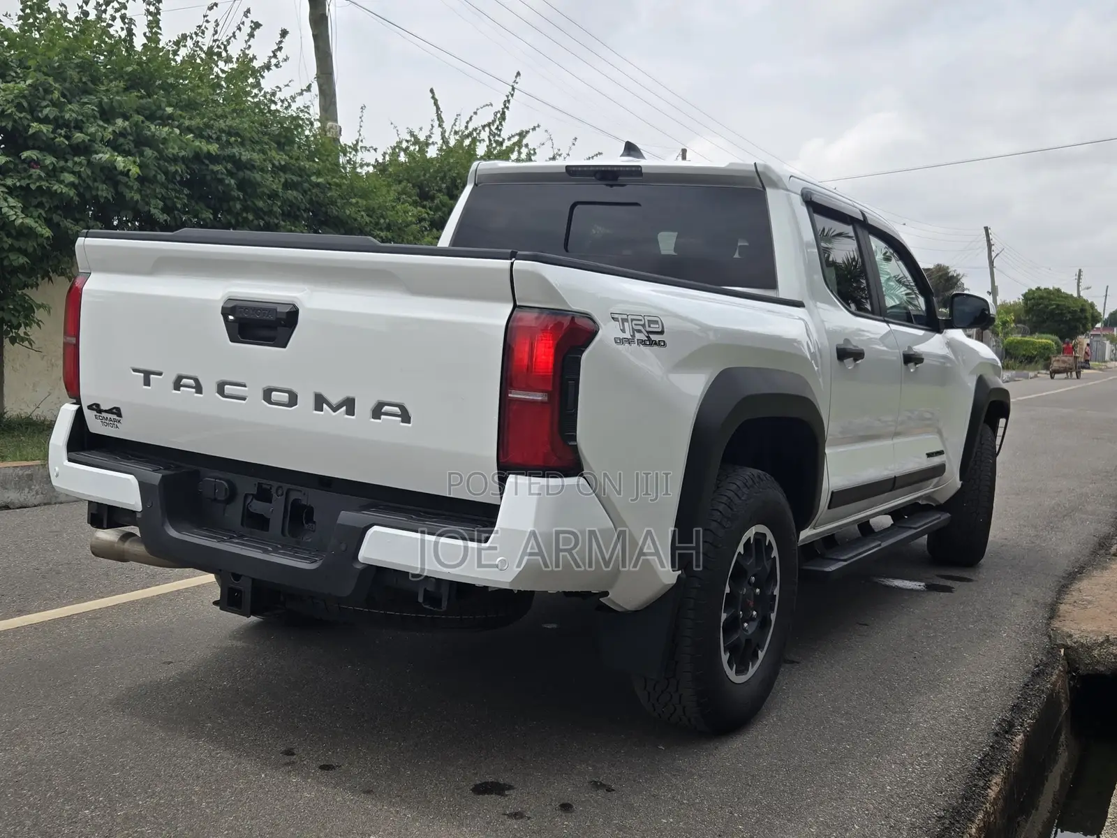 Toyota Tacoma 2024 White