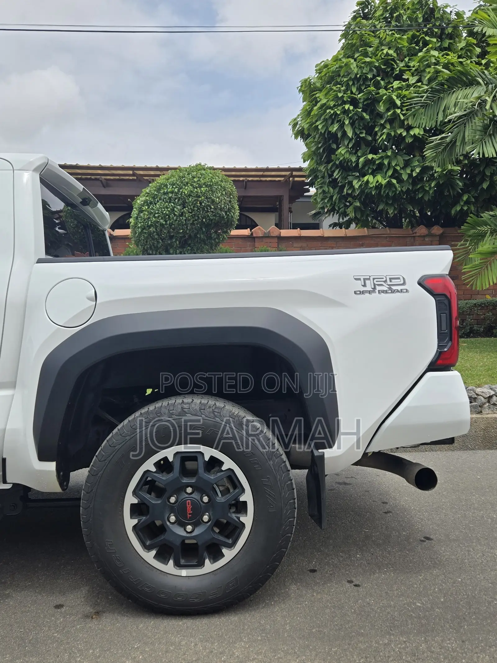 Toyota Tacoma 2024 White