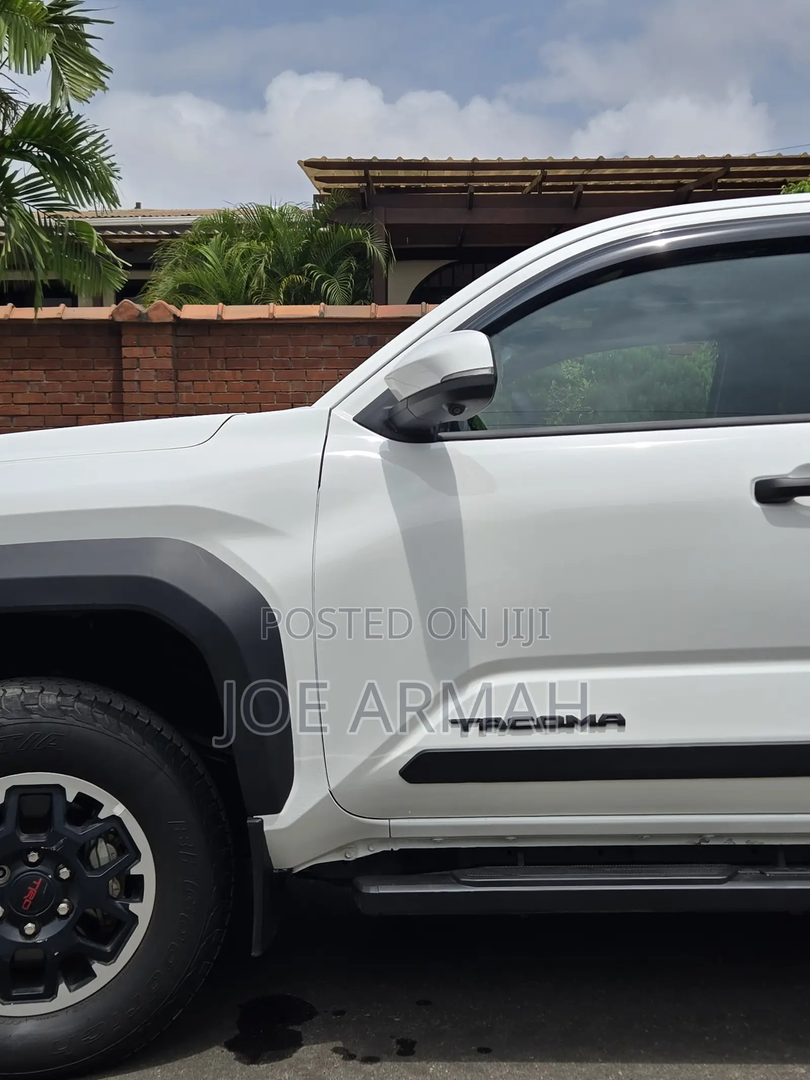 Toyota Tacoma 2024 White