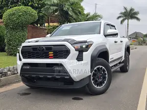 Toyota Tacoma 2024 White