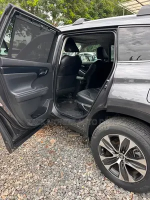 Toyota Highlander XLE 2022 Silver