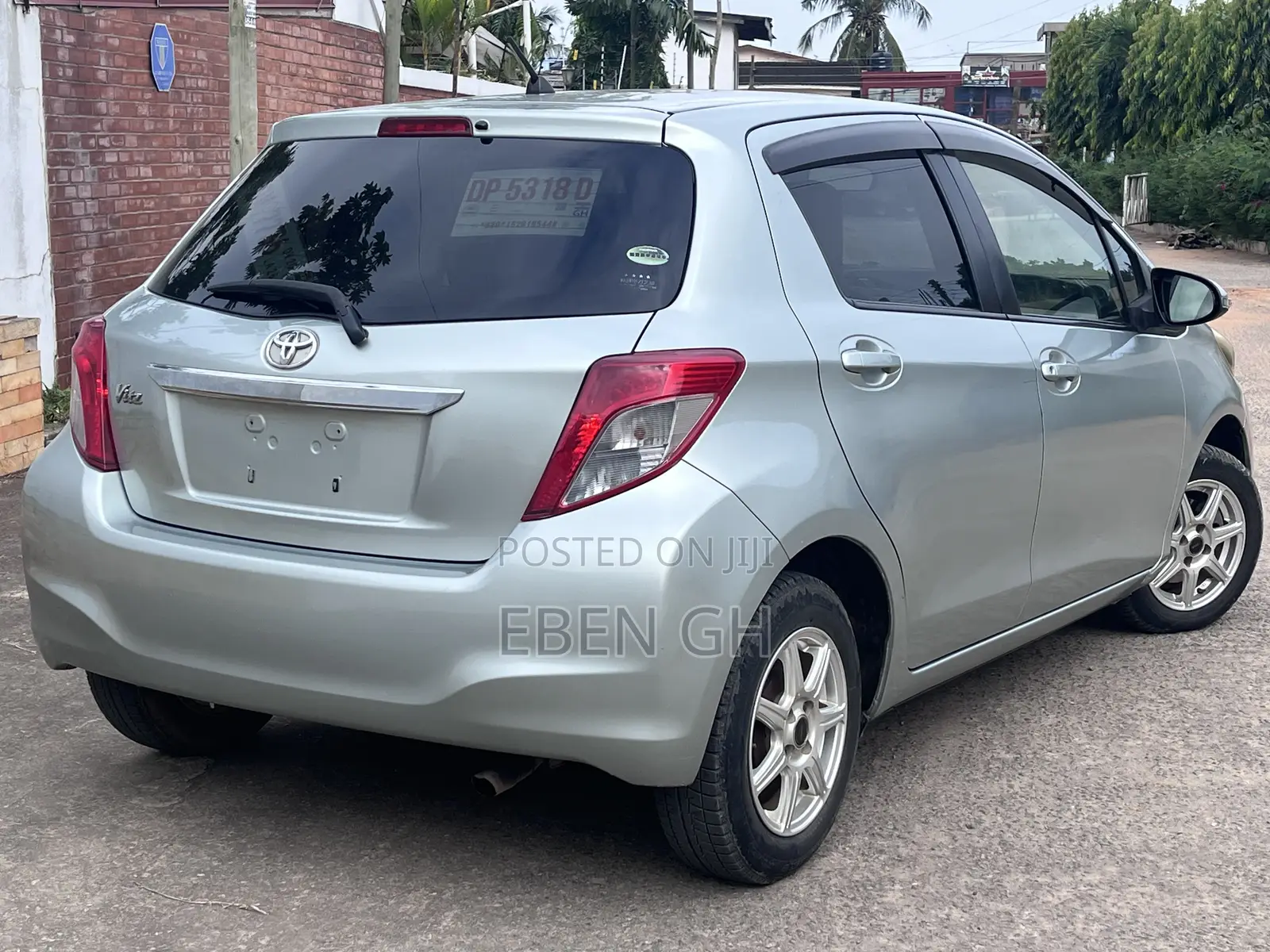 Toyota Vitz 1.3 AWD 3dr 2014 Gray