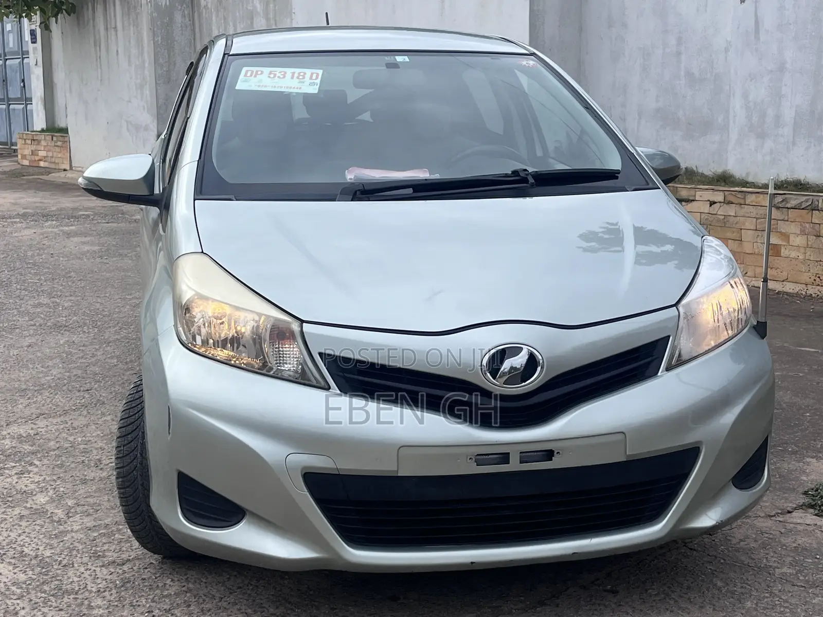 Toyota Vitz 1.3 AWD 3dr 2014 Gray