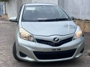 Toyota Vitz 1.3 AWD 3dr 2014 Gray