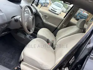 Toyota Vitz 1.3 AWD 5dr 2010 Black