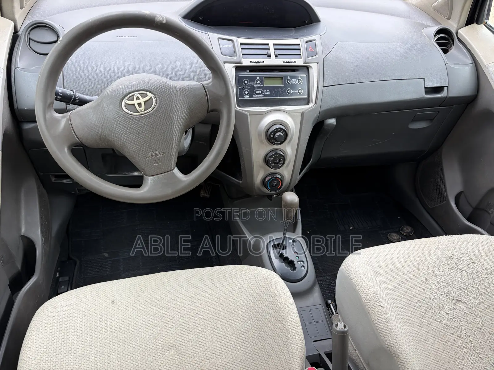 Toyota Vitz 1.3 AWD 5dr 2010 Black