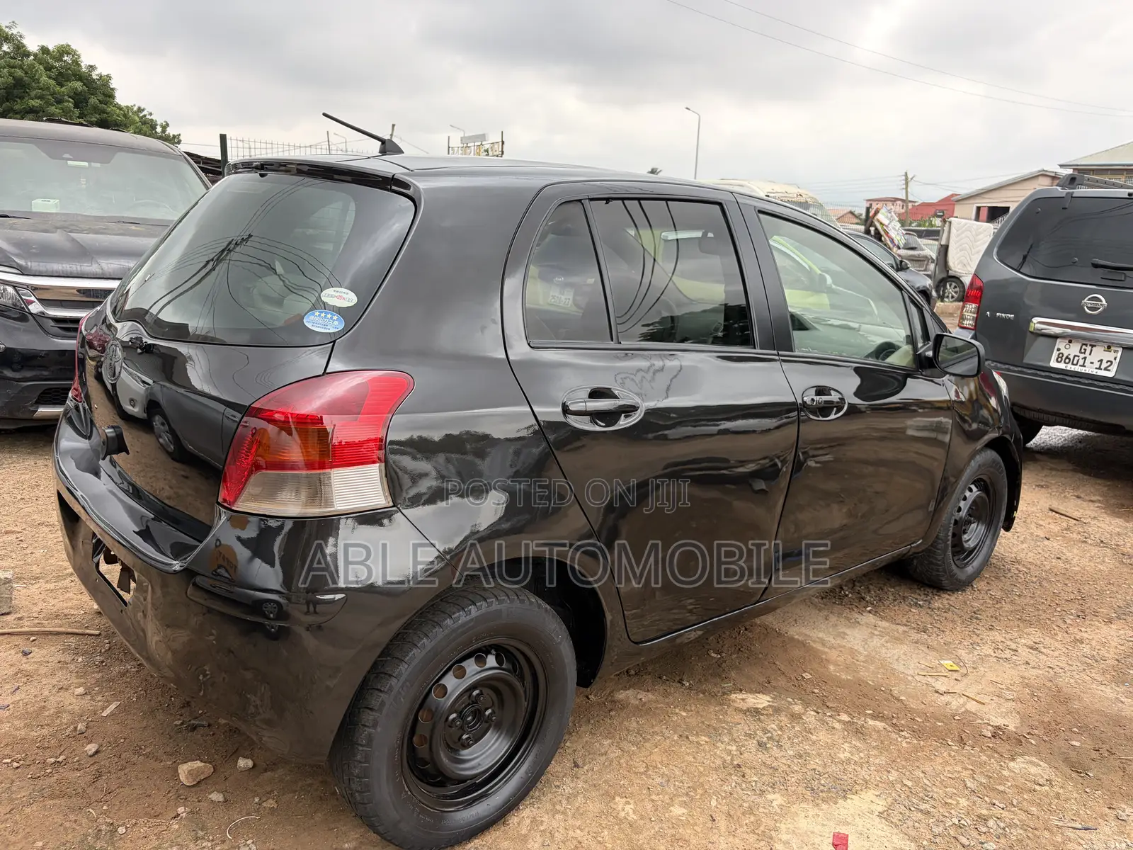 Toyota Vitz 1.3 AWD 5dr 2010 Black