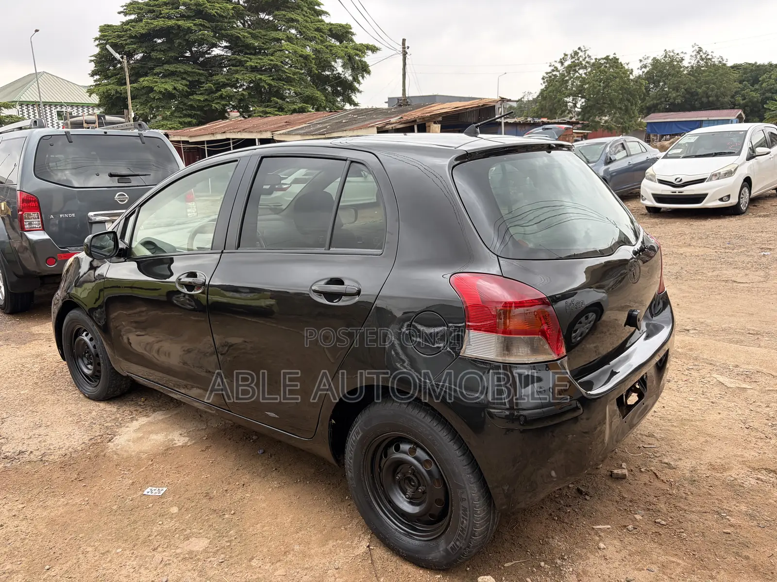 Toyota Vitz 1.3 AWD 5dr 2010 Black