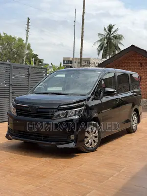 Toyota Voxy V 2WD 8-Seater 2014 Black