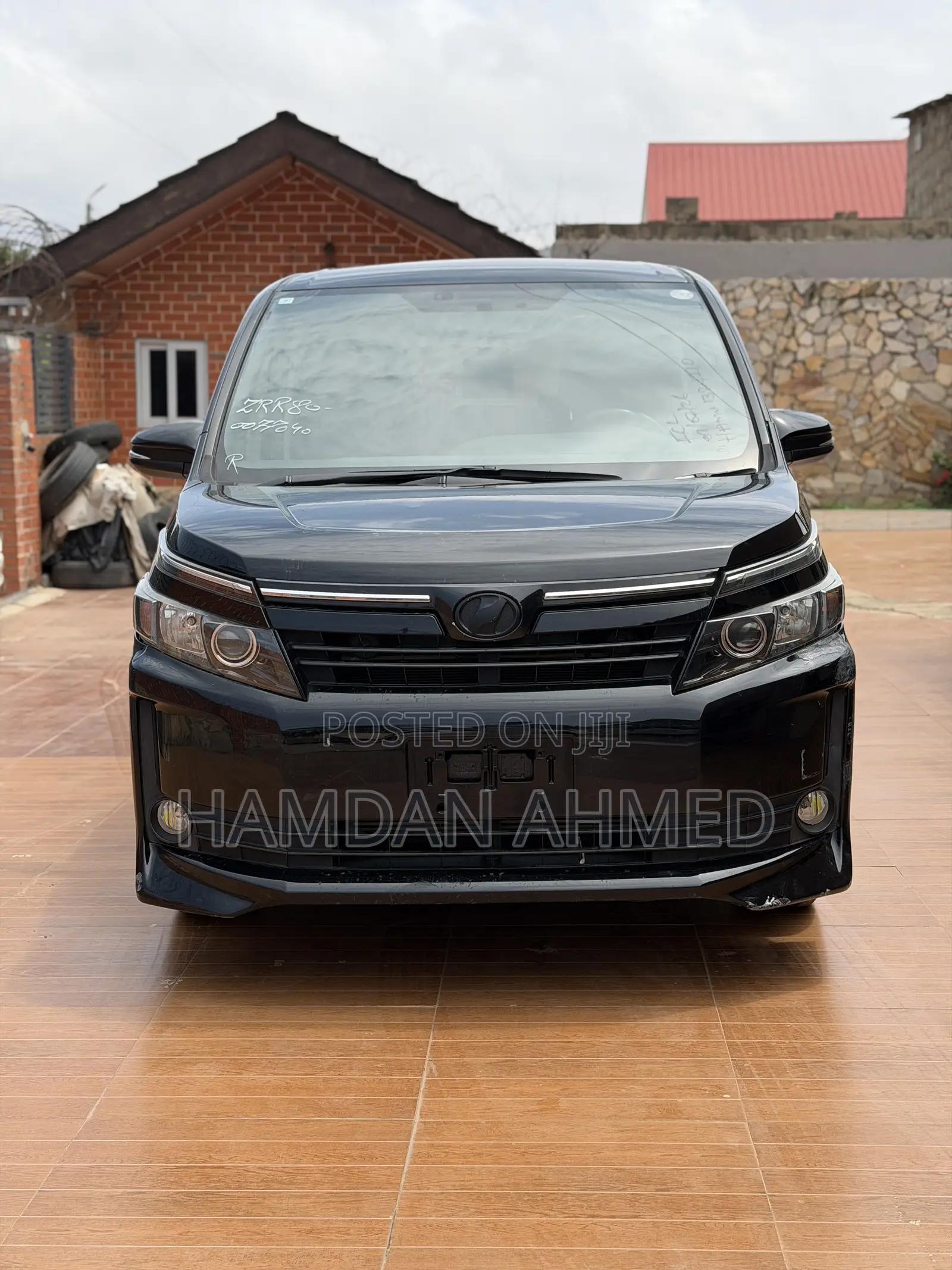Toyota Voxy V 2WD 8-Seater 2014 Black