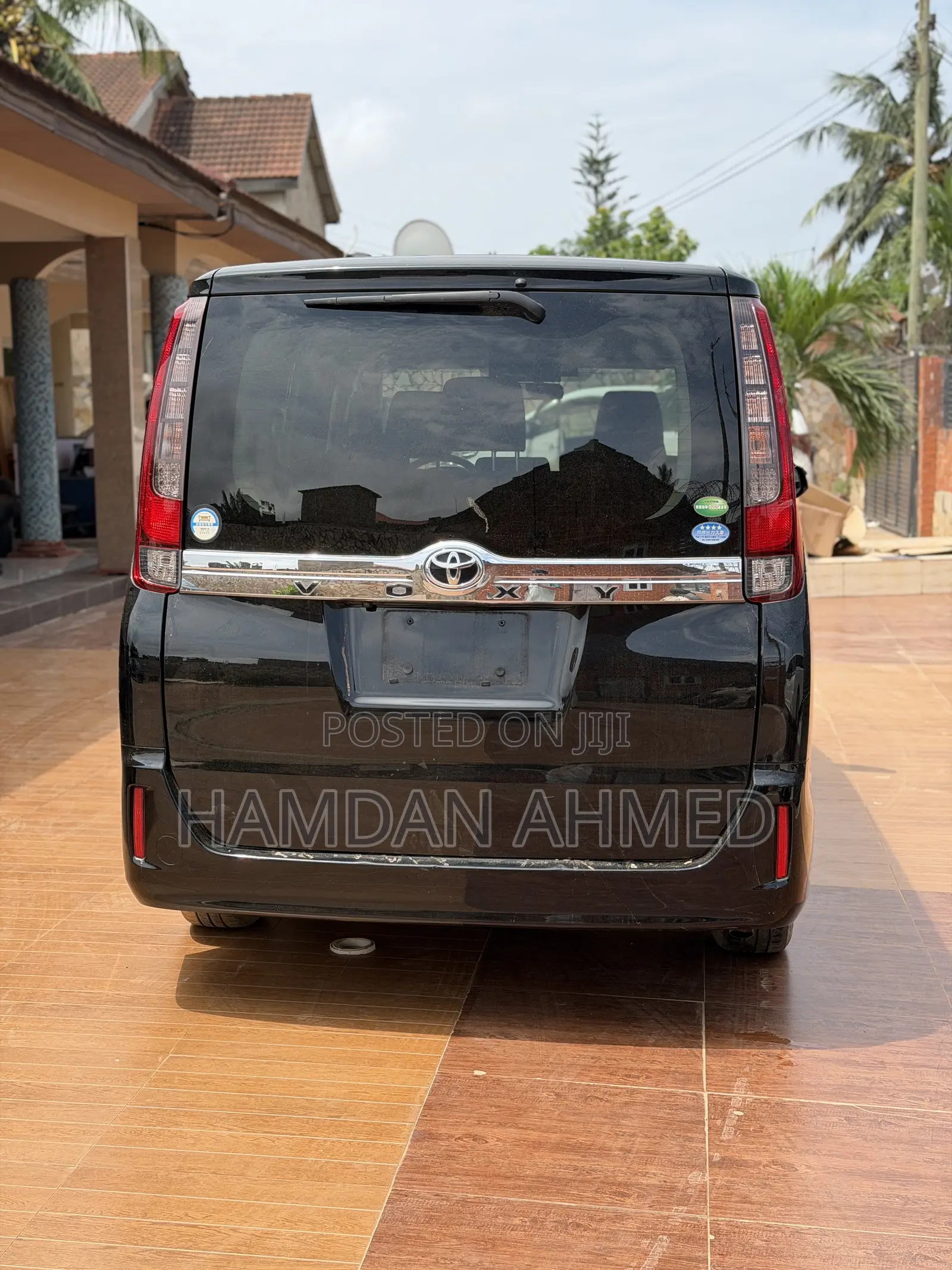 Toyota Voxy V 2WD 8-Seater 2014 Black