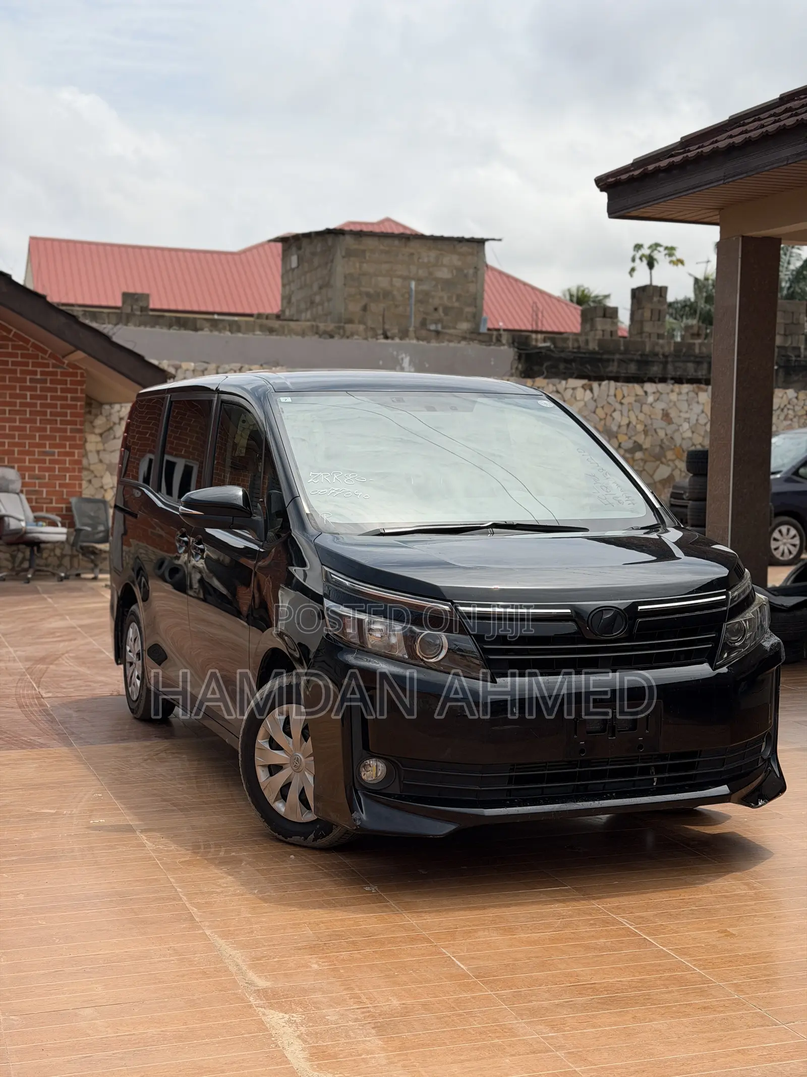 Toyota Voxy V 2WD 8-Seater 2014 Black