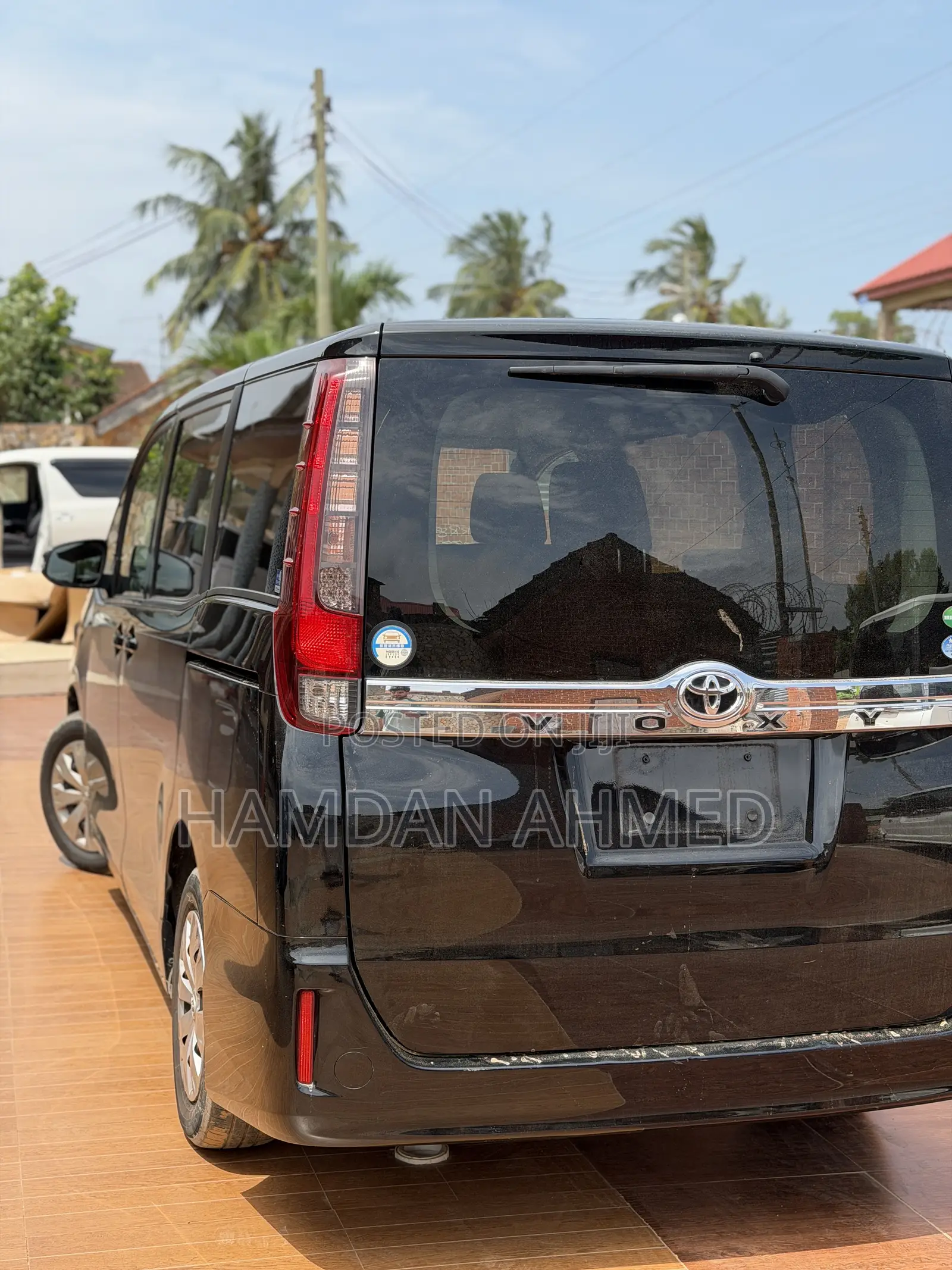 Toyota Voxy V 2WD 8-Seater 2014 Black