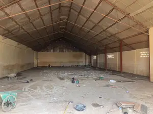 1,200 SQM Warehouse at Circle for Rent.