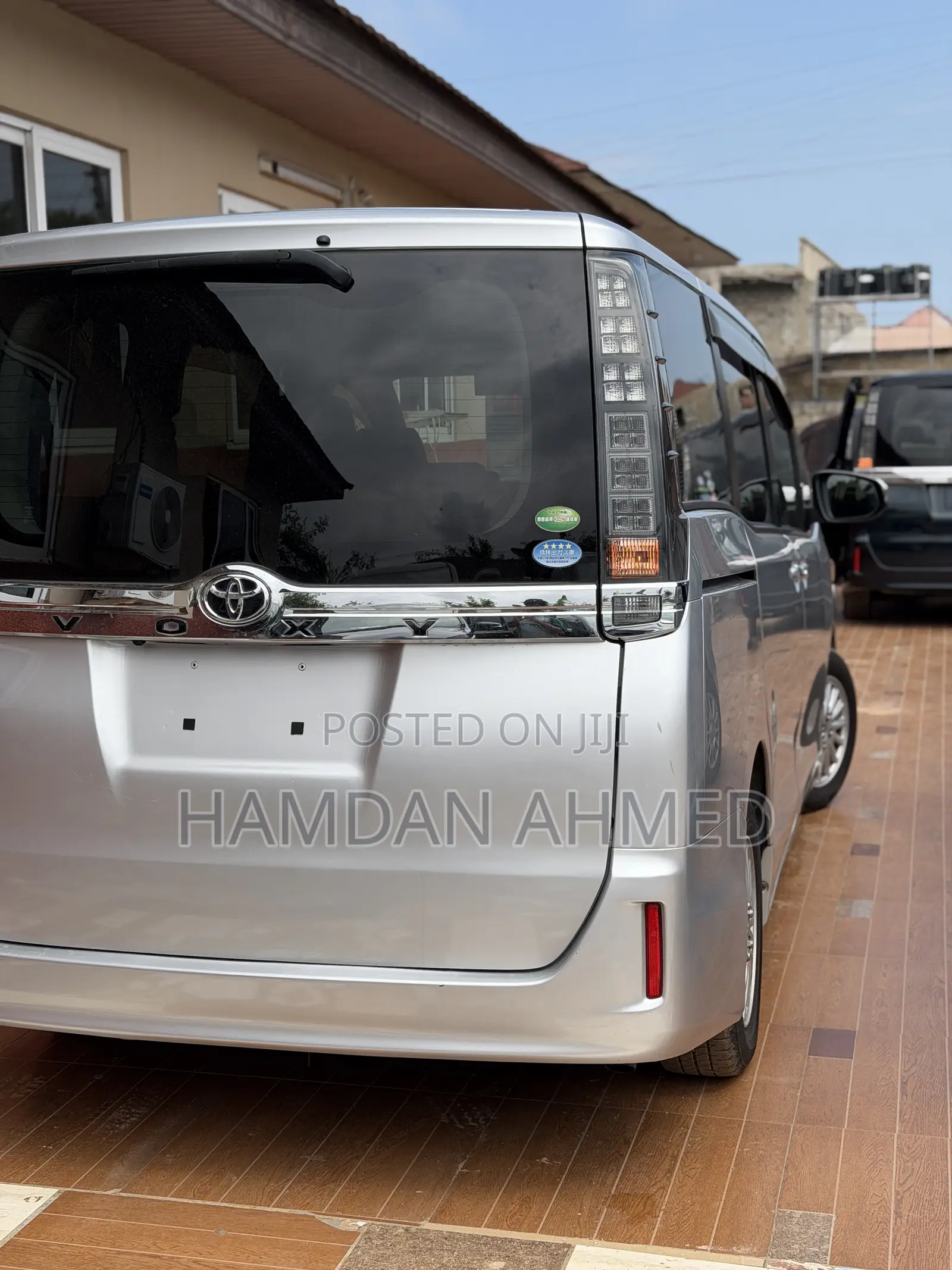 Toyota Voxy V 2WD 8-Seater 2014 Silver