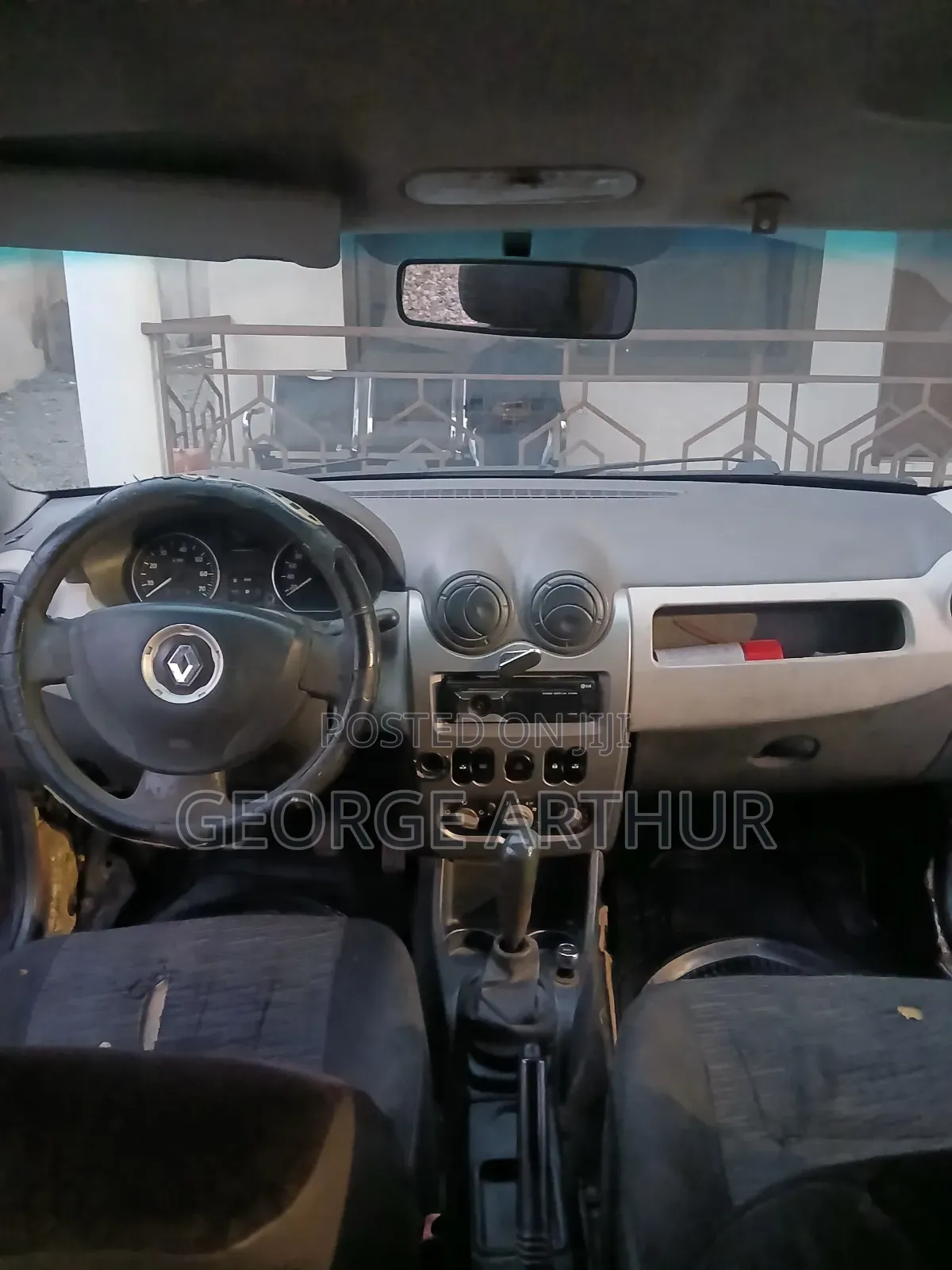 Renault Logan 2012 Gray