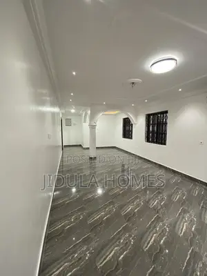 3bdrm Apartment in Lakeside Estate for rent