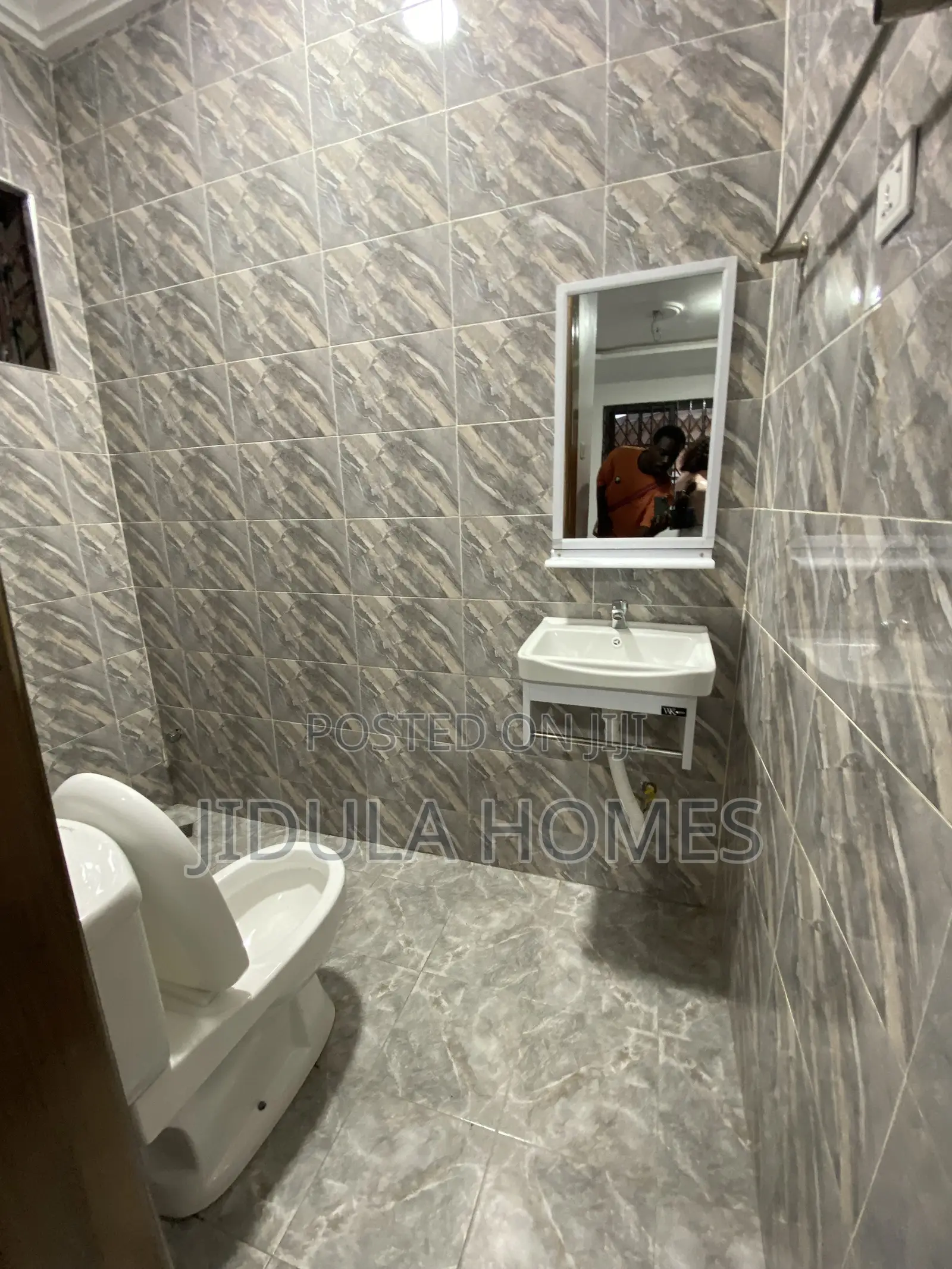 3bdrm Apartment in Lakeside Estate for rent