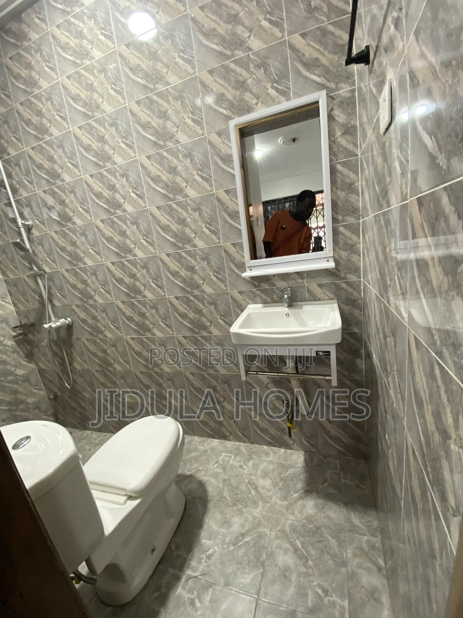 3bdrm Apartment in Lakeside Estate for rent