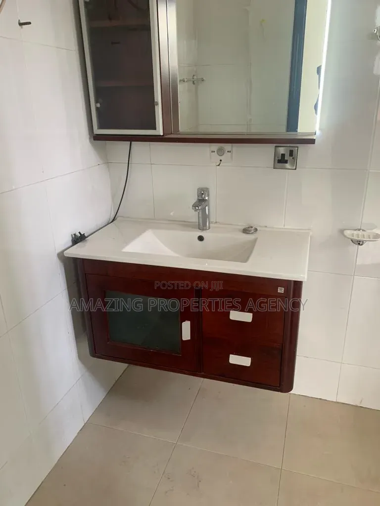 6 Bedroom Apartment for Rent at East Legon