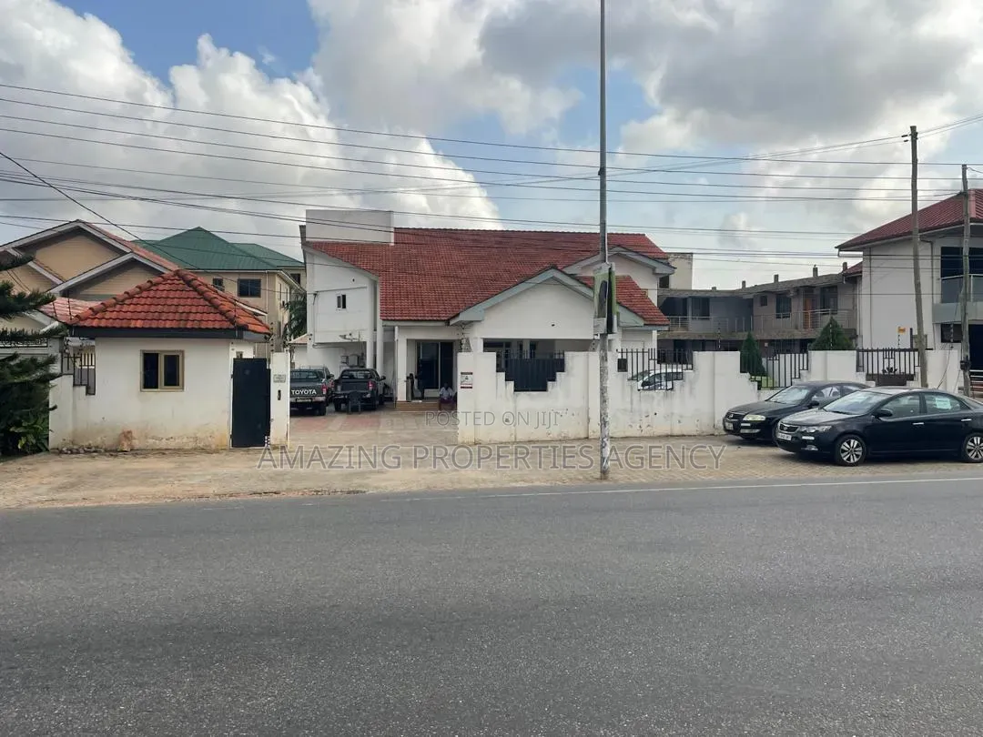 10 Bed House for Rent at East Legon,Shiashie 
Suitable for Office