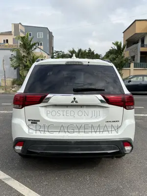 Mitsubishi Outlander 2018 White