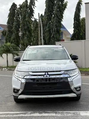 Mitsubishi Outlander 2018 White