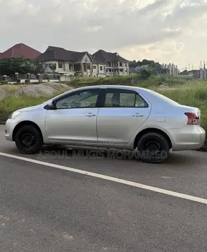 Toyota Belta 2011 Silver