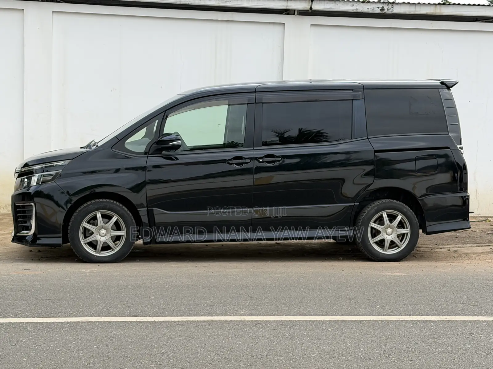 Toyota Voxy 2014 Black