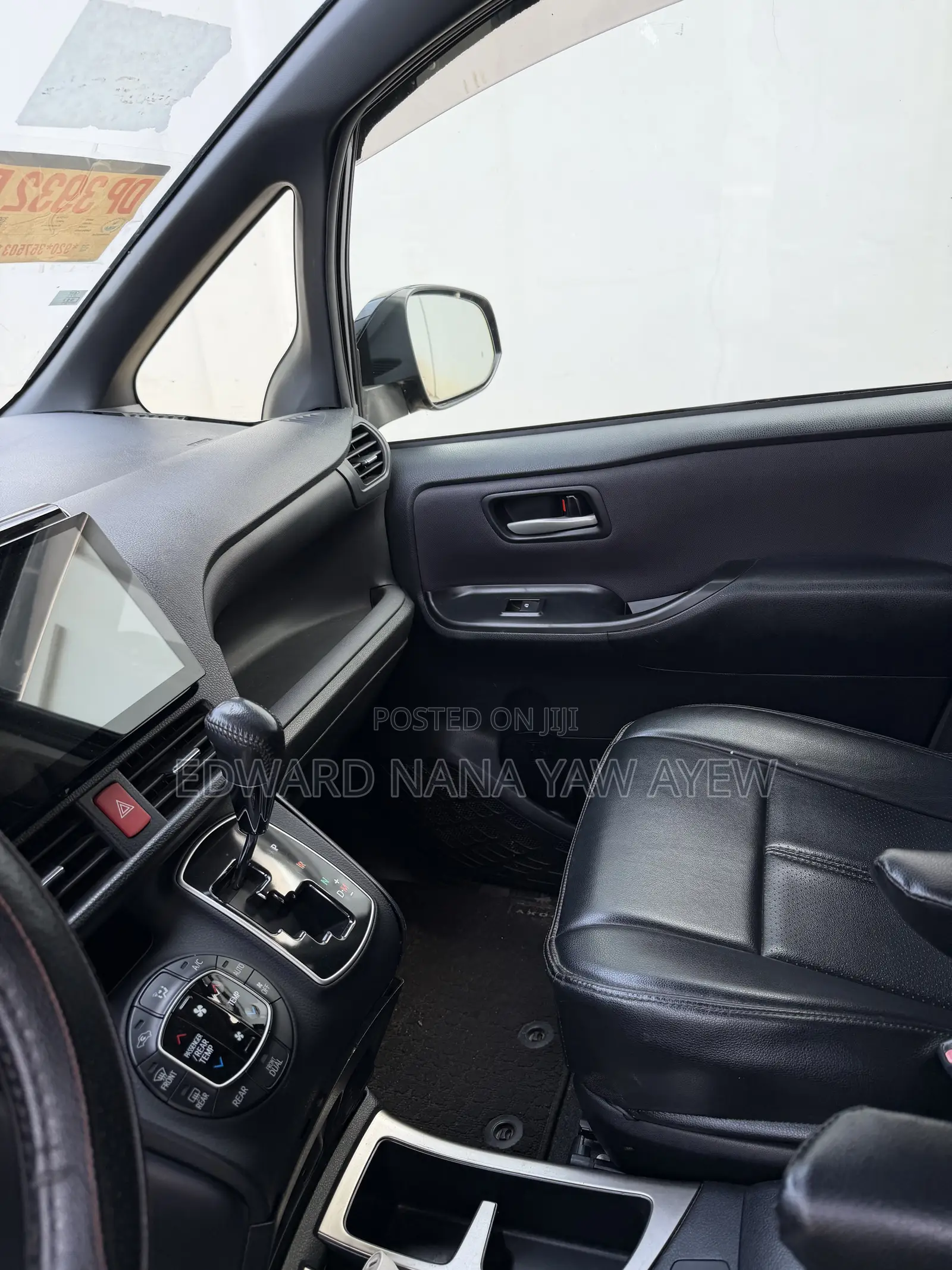 Toyota Voxy 2014 Black