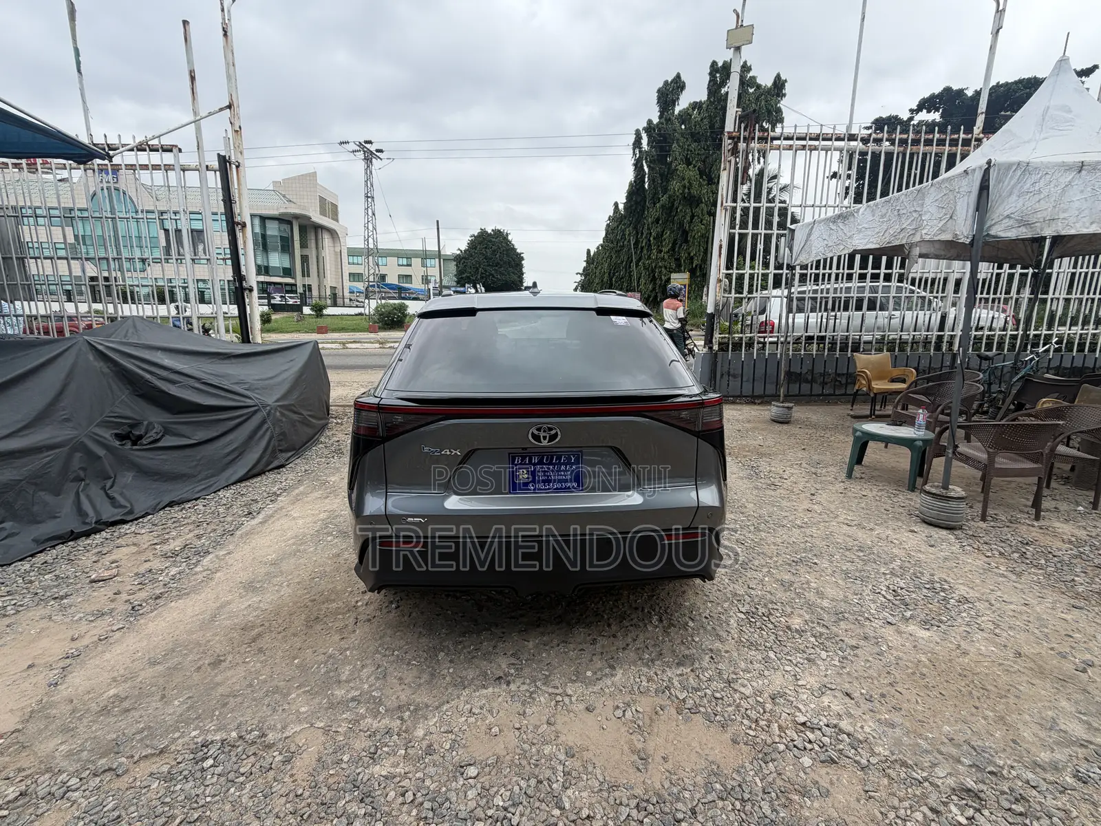 Toyota bZ4X XLE AWD 2025 Gray