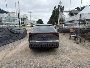 Toyota bZ4X XLE AWD 2025 Gray